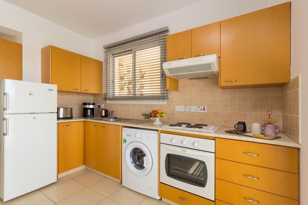 Elena Court Apt 401 Apartment Larnaca Bagian luar foto